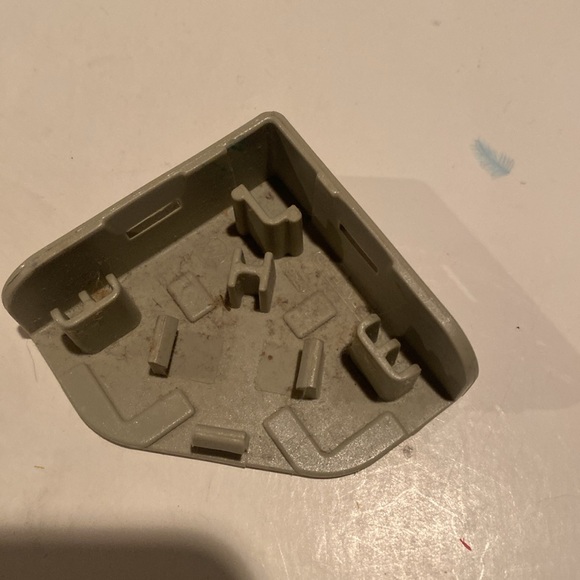 Rabbit cage replacement corner clip - Picture 5 of 5